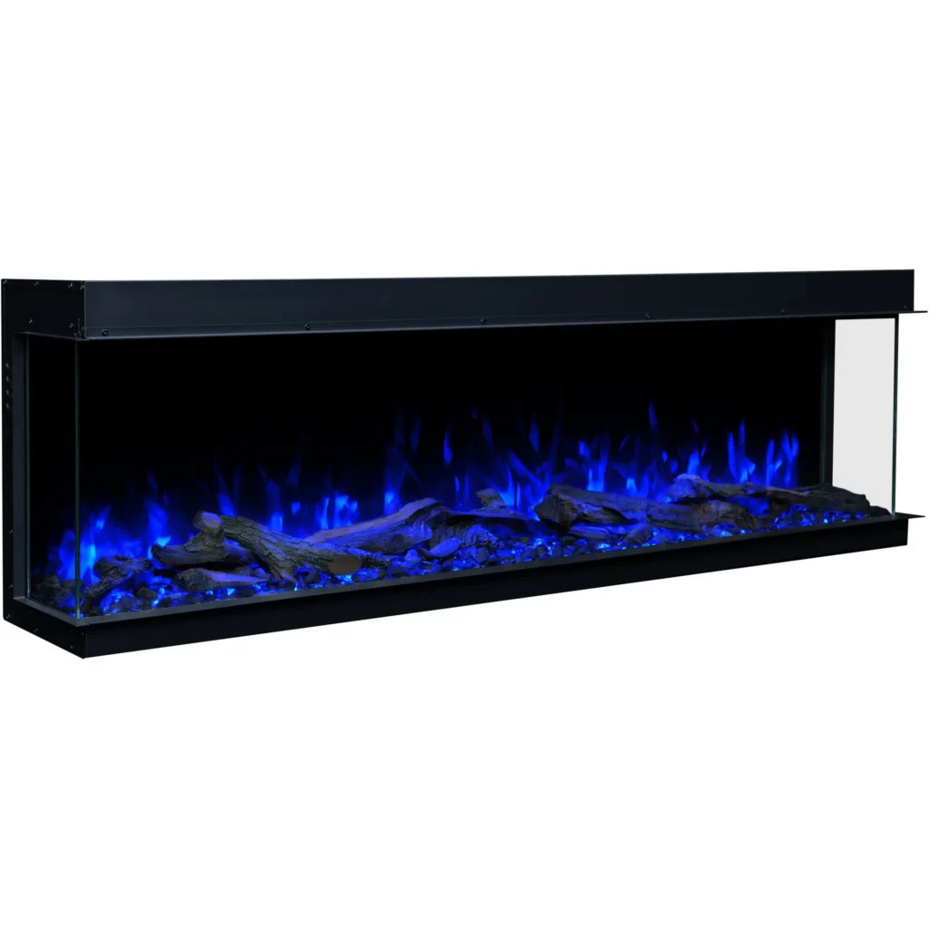 Perspectiefvol aanzicht van de elektrische haard Emotion Flame Solis met een modern blauw vlameffect, optimaal zichtbaar dankzij de driezijdige constructie.